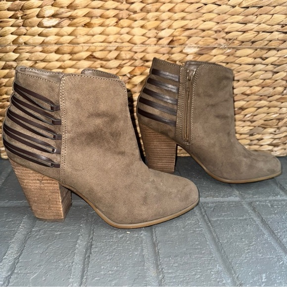 Carlos by Carlos Santana Women’s Hawkins Heeled Ankle Boots Side Zip Beige Sz 8M - Picture 4 of 9